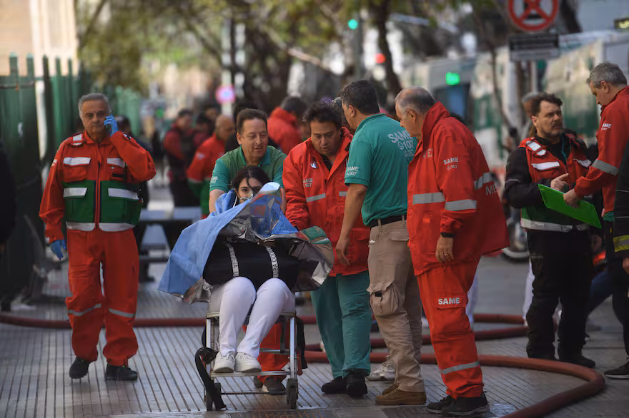 evacuaron-la-facultad-de-odontologia-por-un-YWNPNFXLZJAO7AVG3RW2MZGN5Q