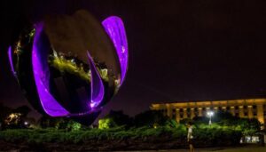 12-La-Ciudad-se-ilumina-de-violeta-en-homenaje-a-la-Ley-Justina