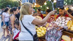 BA-Market-llega-a-Parque-Chacabuco-con-productos-saludables-y-comida-tipica