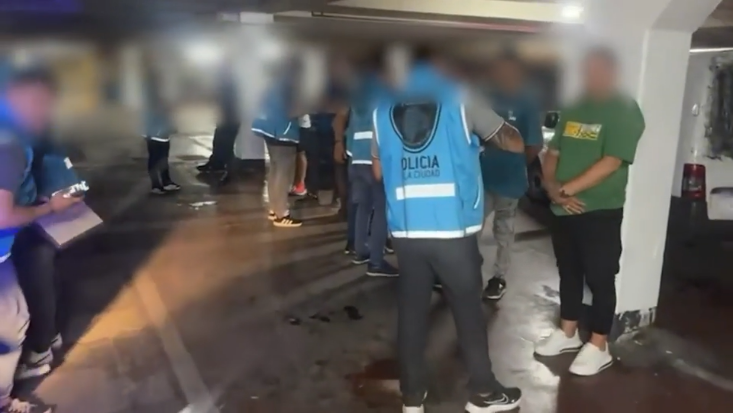 Screenshot 2025-12-12 at 17-22-49 Fin del negocio de los trapitos VIP que cobraban para estacionar frente a Vélez por el show de Shakira - LA NACION